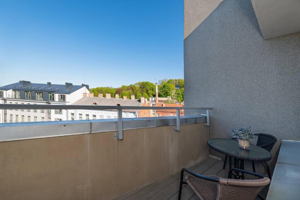 Central 2 Bd Apartment By Hostlovers Каунас Екстериор снимка