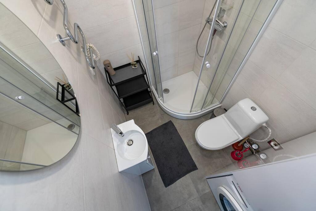 Central 2 Bd Apartment By Hostlovers Каунас Екстериор снимка