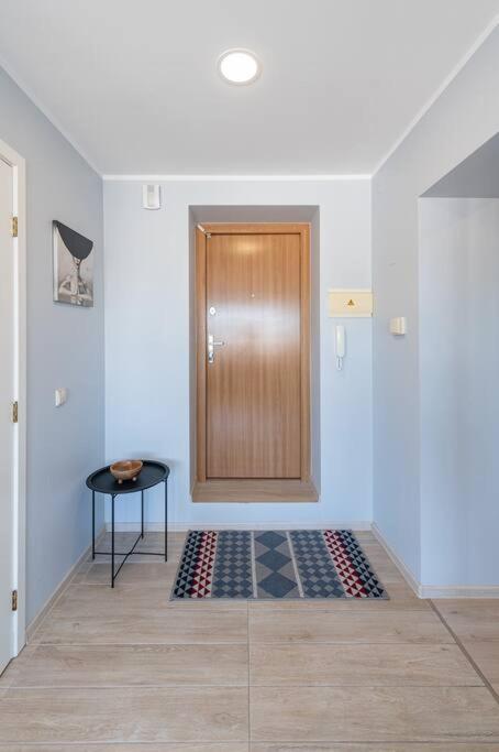 Central 2 Bd Apartment By Hostlovers Каунас Екстериор снимка