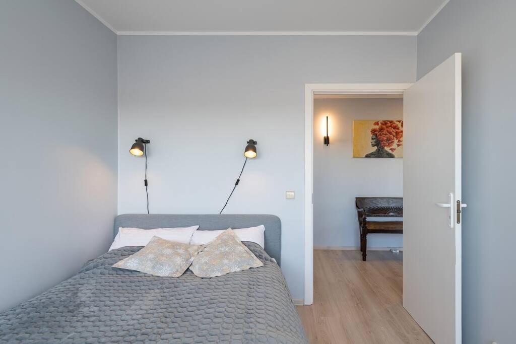 Central 2 Bd Apartment By Hostlovers Каунас Екстериор снимка